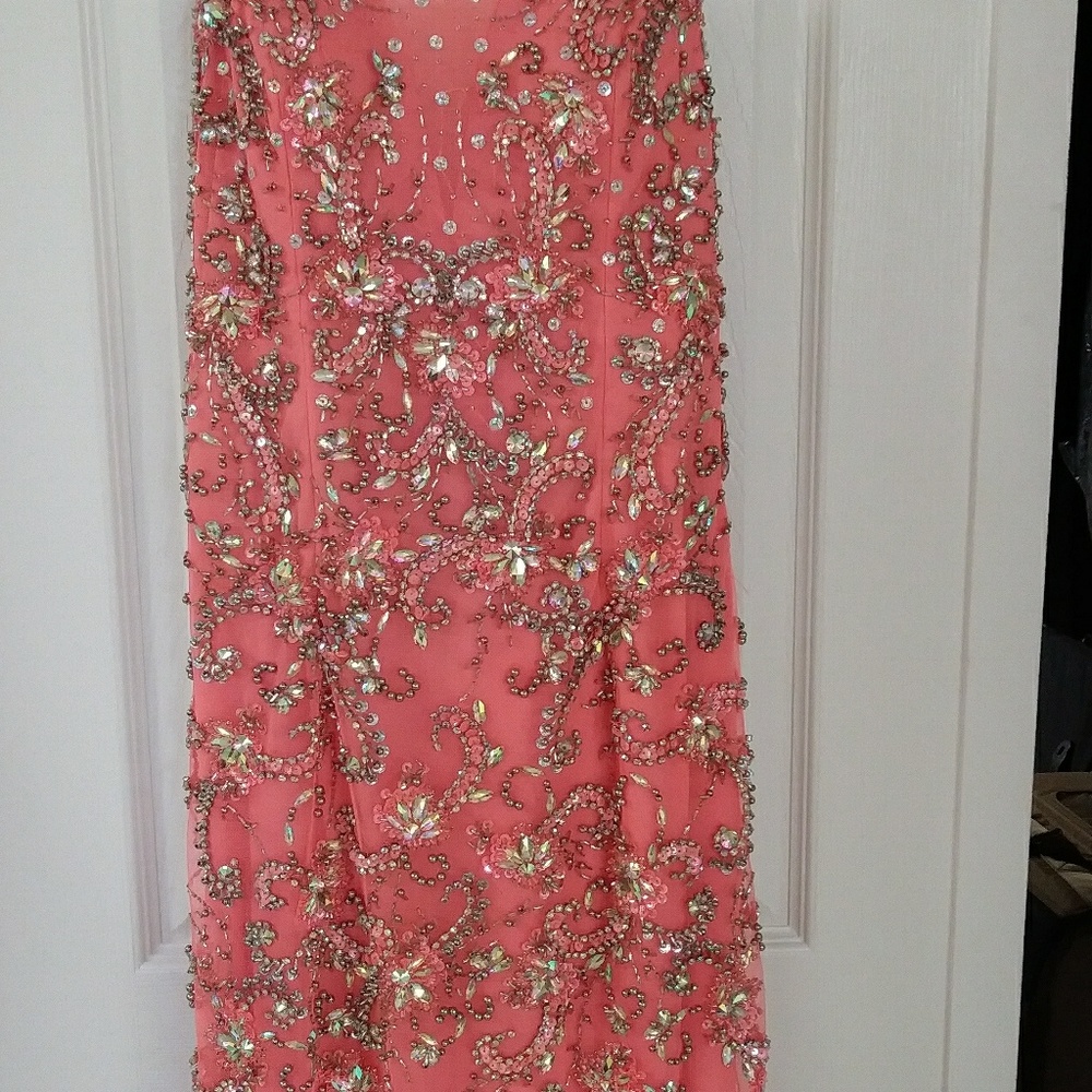 Prom dress - Picture 4 of 8